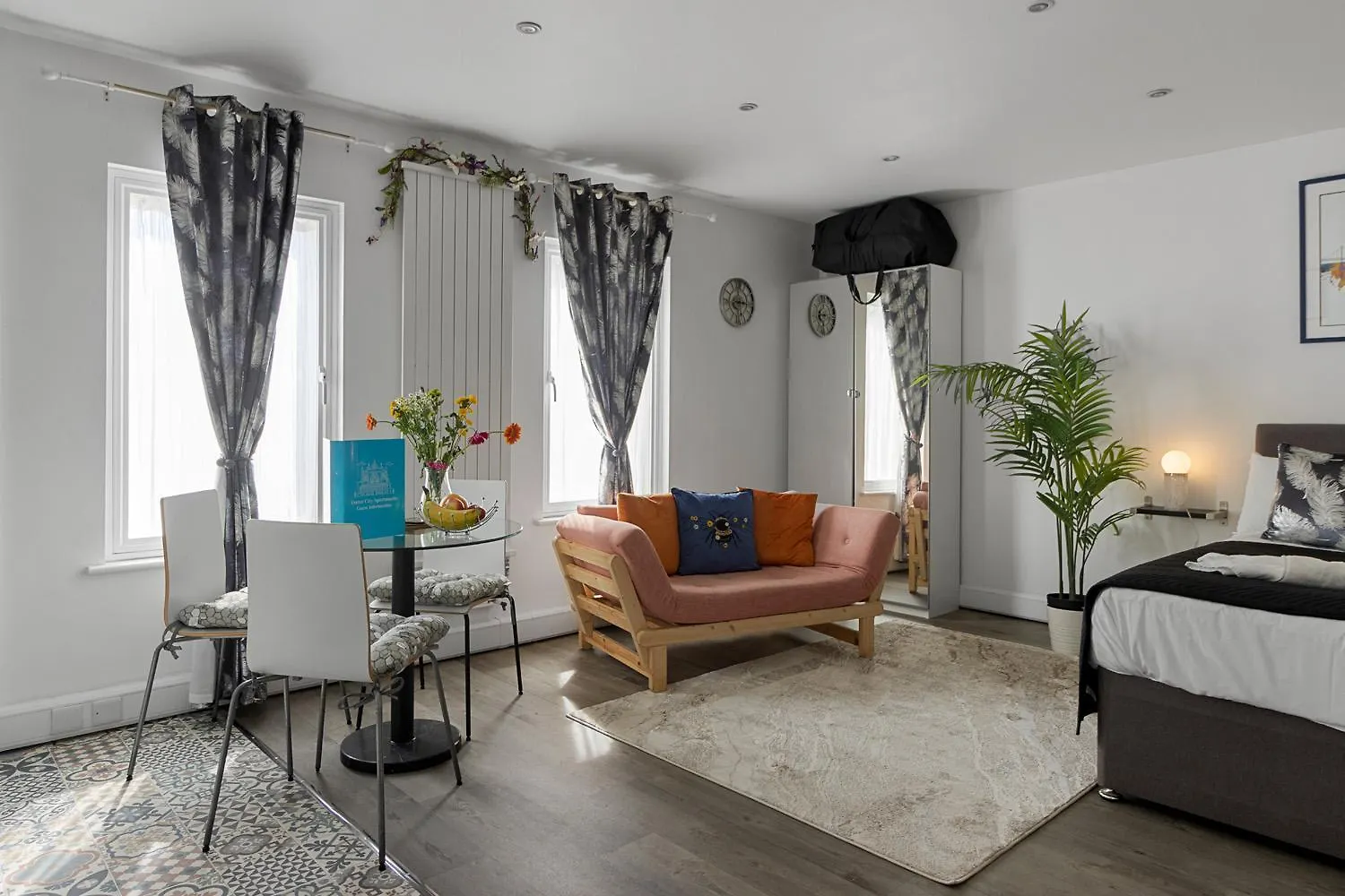 Exeter City Centre Apartments Stoop Apartment