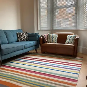 3 Bedroom Victorian House Close To Centre Apartment